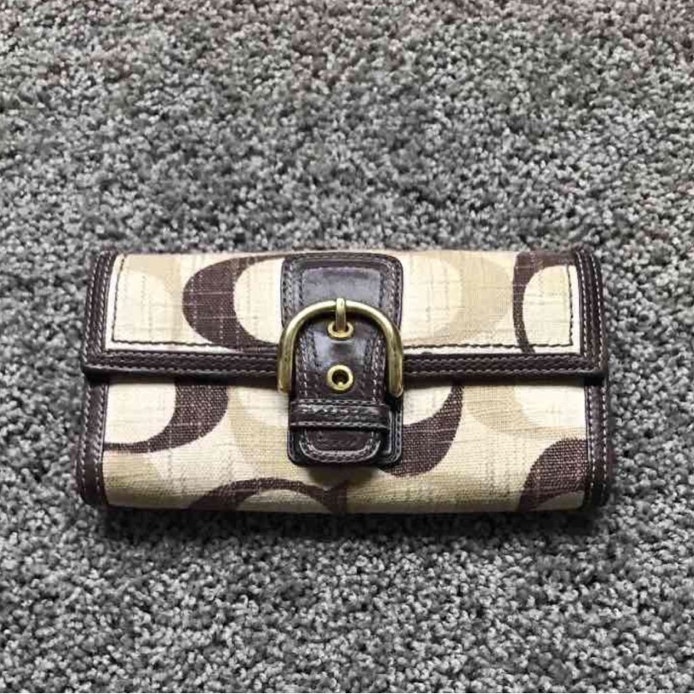 ISO DO NOT BUY. I’m in search of this wallet.